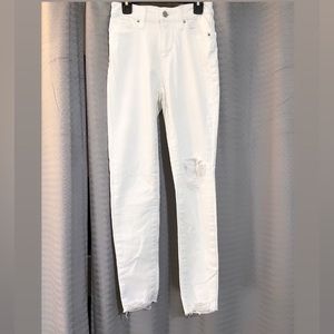 Levi’s White Distressed Skinny Jeans